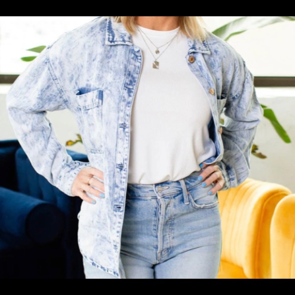 Woman’s acid wash shacket
